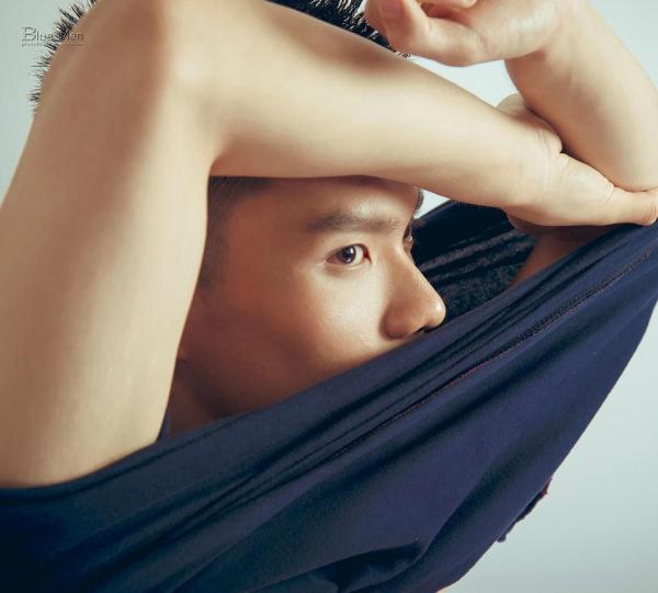 PHOTO-SET-BLUE-MAN-64---A-ZHEN-ONE-YEAR-LATER